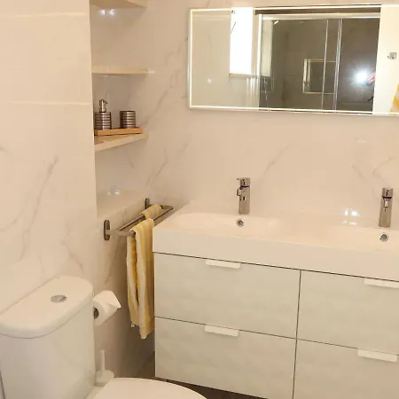 Avo Lucy By Interhome *