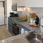 Avo Lucy By Interhome بورتيماو